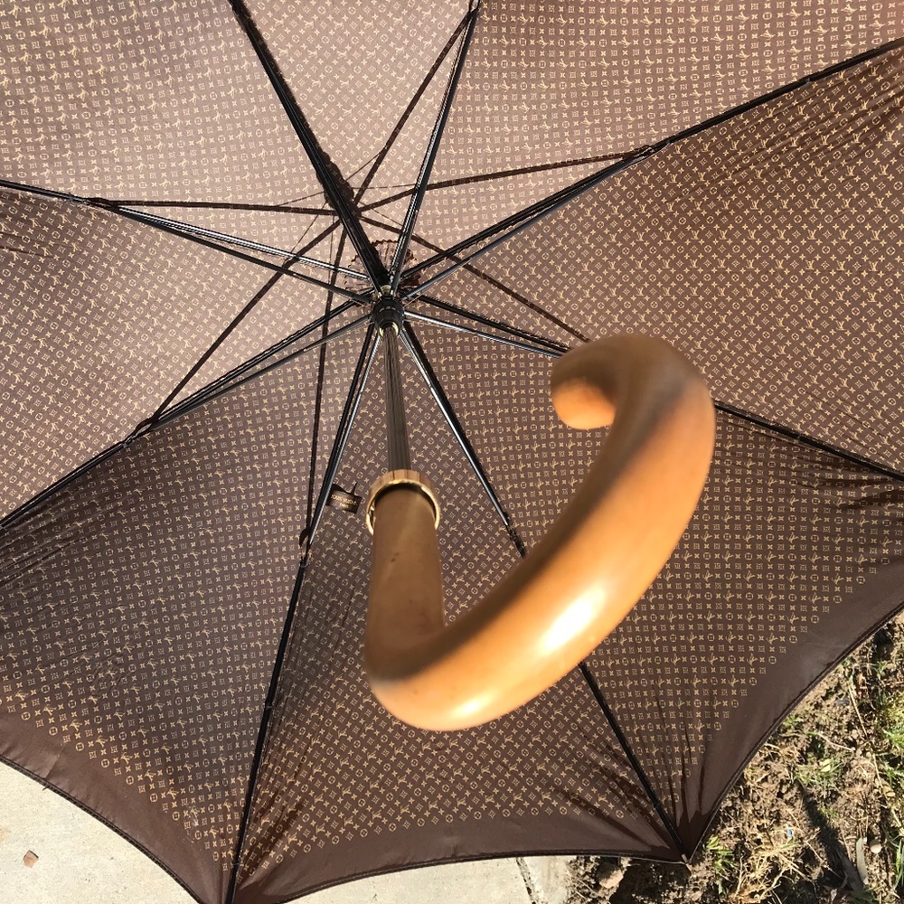 Louis Vuitton EUC Monogram Large Umbrella Last Discount w Reciept